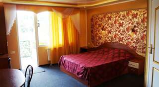 Гостиница Летучая Мышь Алушта Двухместный номер с 2 отдельными кроватями и душем-4